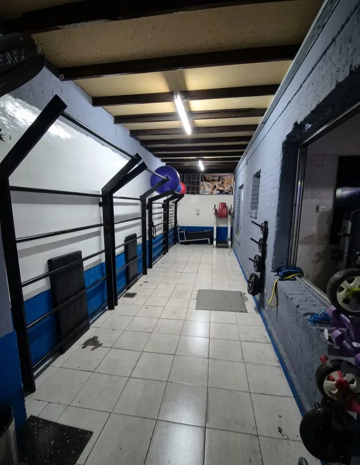 Espacio funcional y de accesorios del Gimnasio Aquiles